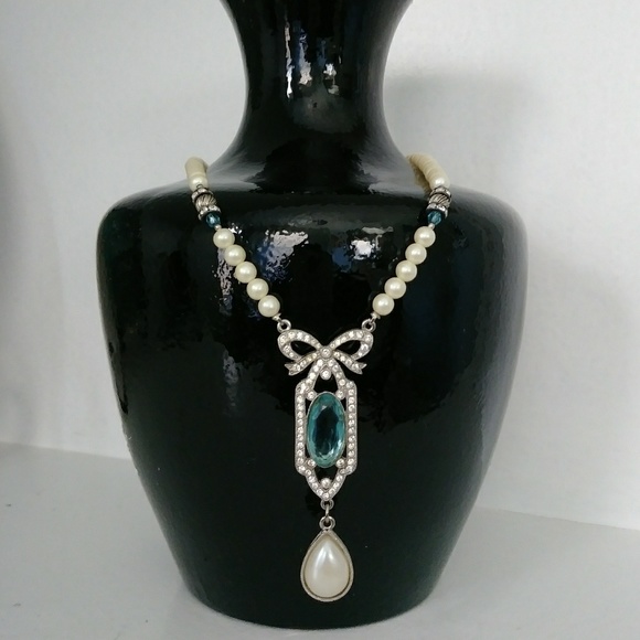 Vintage Jewelry - VINTAGE Great Gatsby Necklace